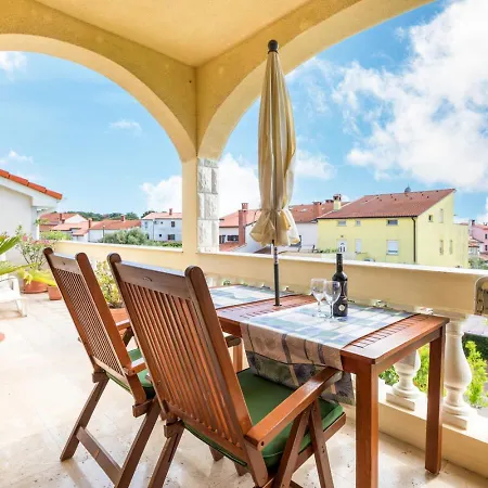 Villa Nada In Fazana - Near The Beach Exterior photo